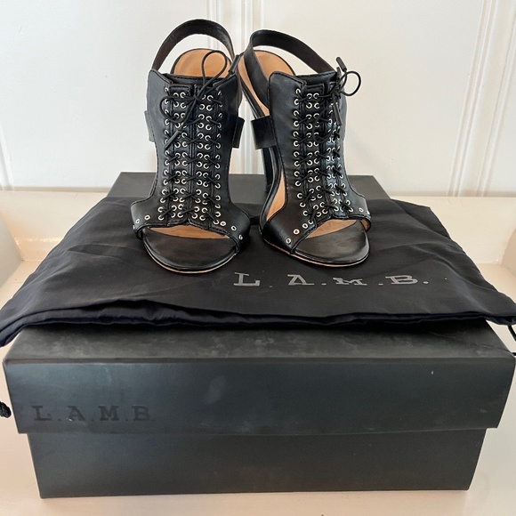 LAMB heels - Picture 1 of 4